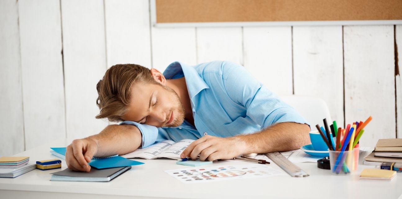 Czy sen wpływa na naszą wydajność w pracy?